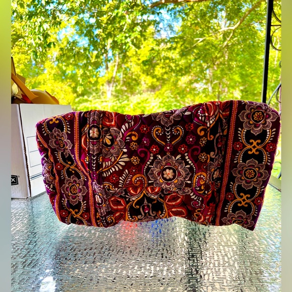 Vera Bradley “Safari Sunset” Quilted Small Duffle Travel Weekender Bag New w Tag - Picture 1 of 7